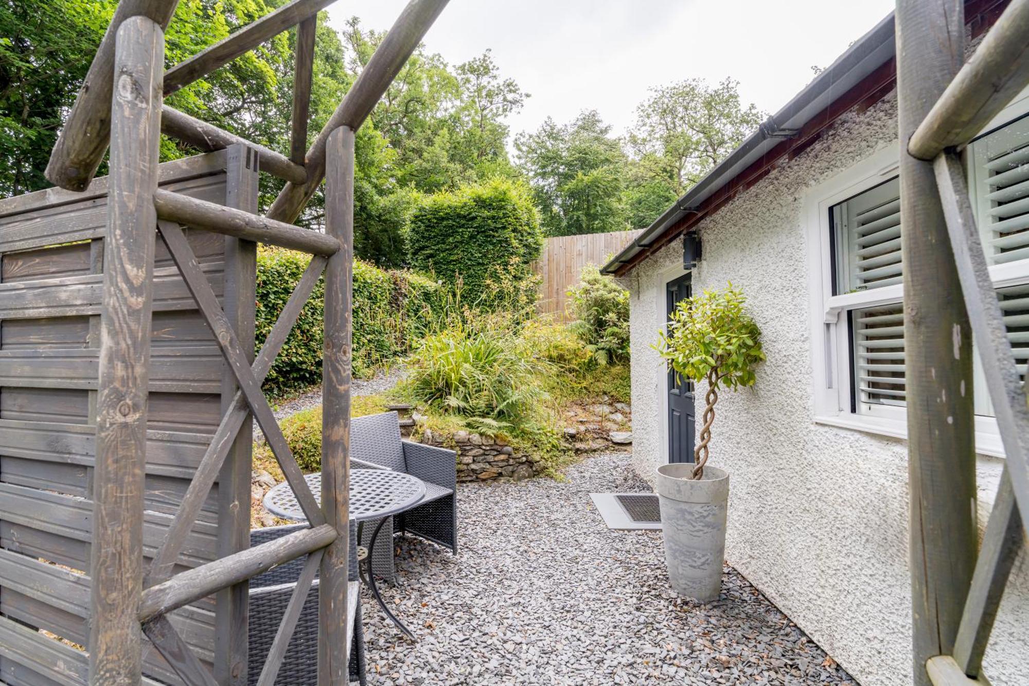 Squirrel Bank, With A Hot Tub & Parking Villa Bowness-on-Windermere Exterior photo